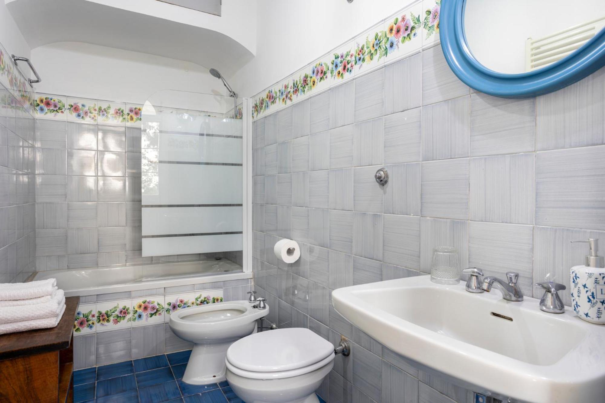 B&B In An 1800S Frescoed Villa With Panoramic Solarium And Historic Park - Villa Mastrangelo Colli del Tronto Luaran gambar