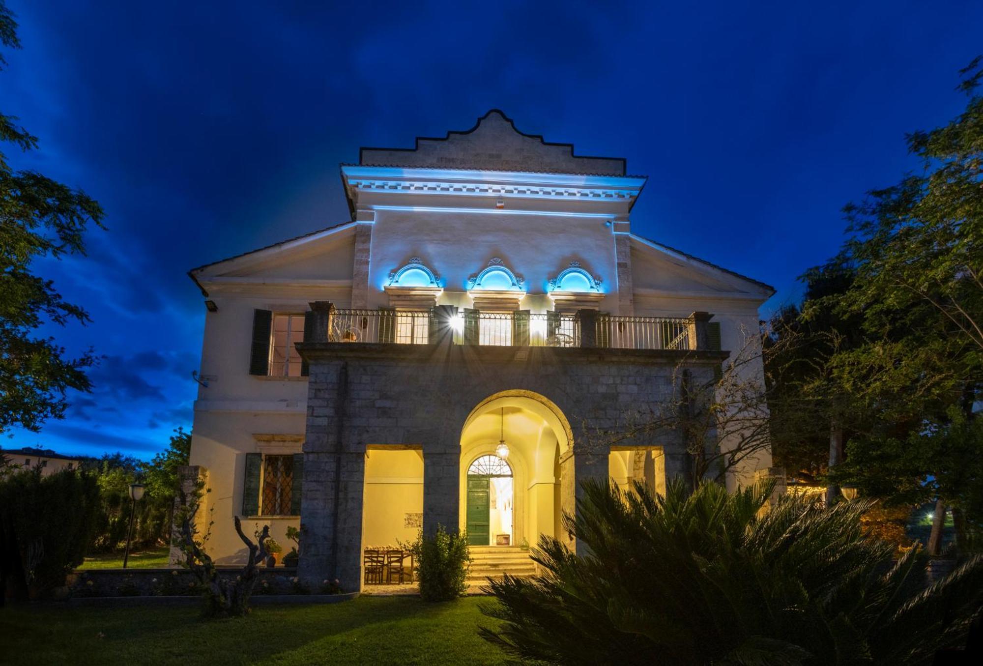 B&B In An 1800S Frescoed Villa With Panoramic Solarium And Historic Park - Villa Mastrangelo Colli del Tronto Luaran gambar